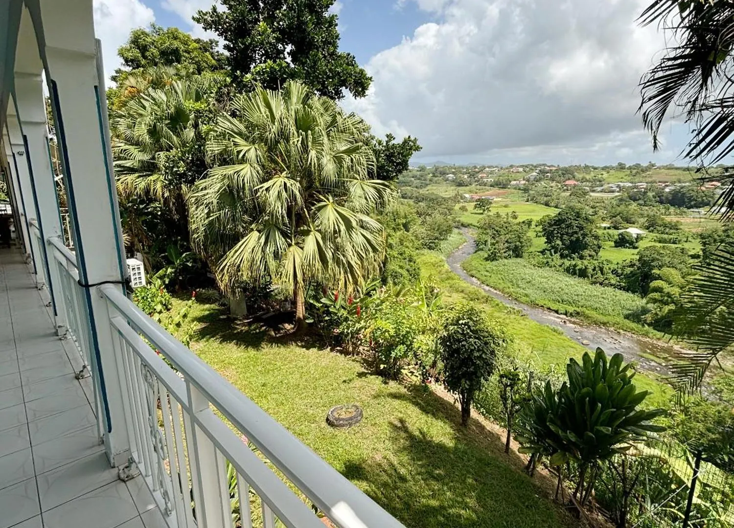 Maison Perchee Face A La Riviere, Nature & Calme Petit-Bourg Guadeloupe